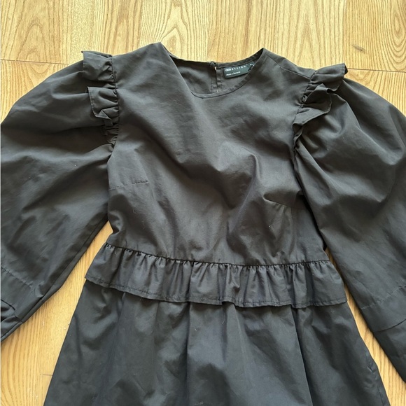 Asos Black Flowy Mini Dress With Puffy Sleeves - Picture 2 of 5